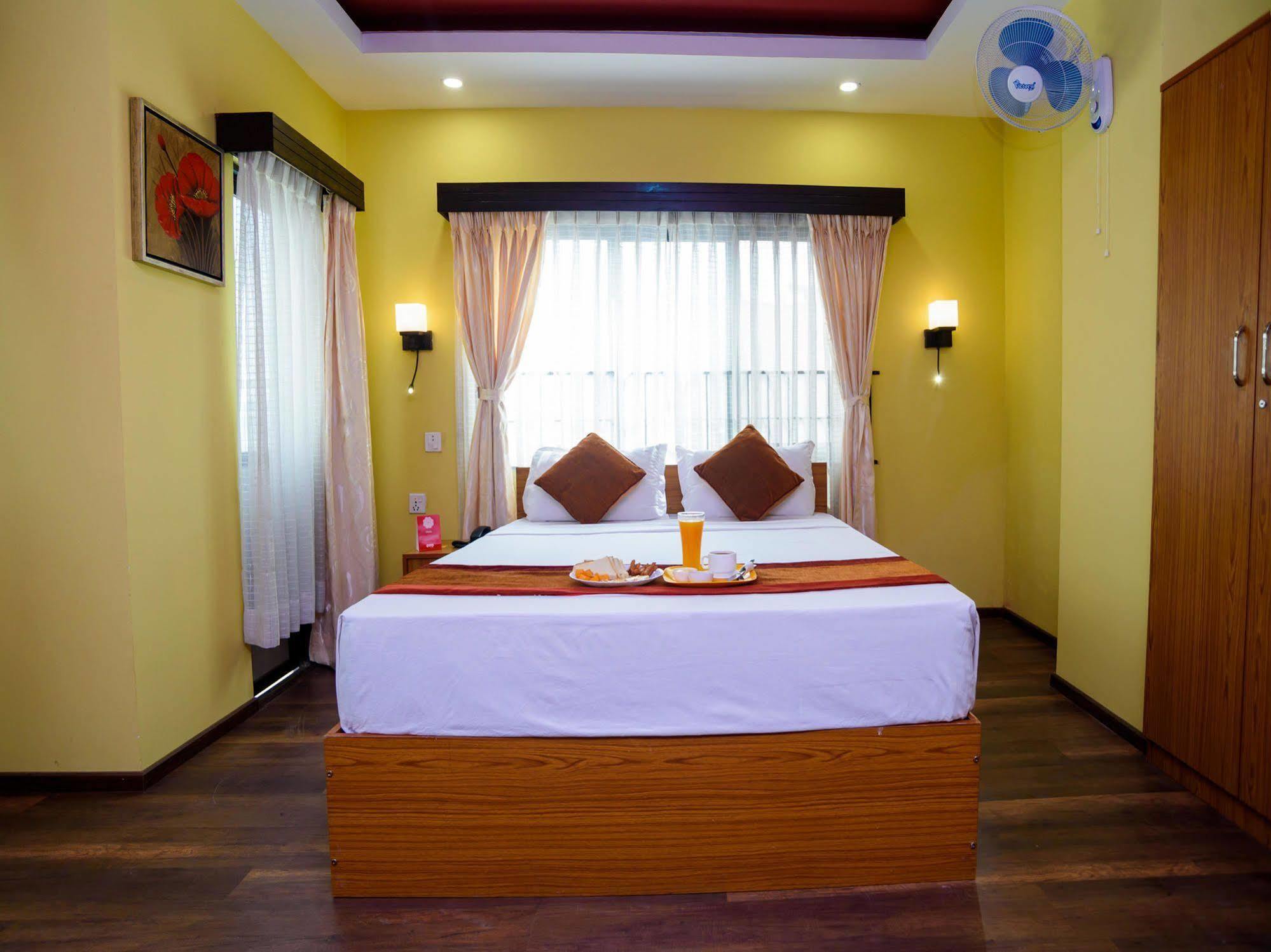 Oyo 105 Hotel Travel Inn Kathmandu Exteriör bild