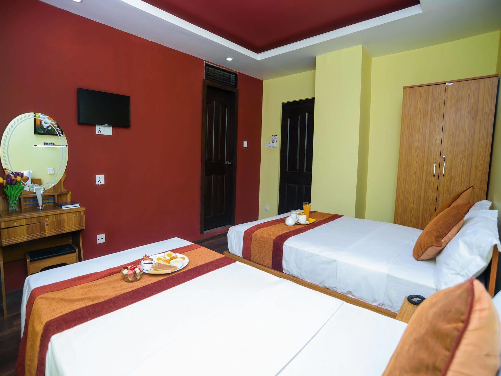 Oyo 105 Hotel Travel Inn Kathmandu Exteriör bild