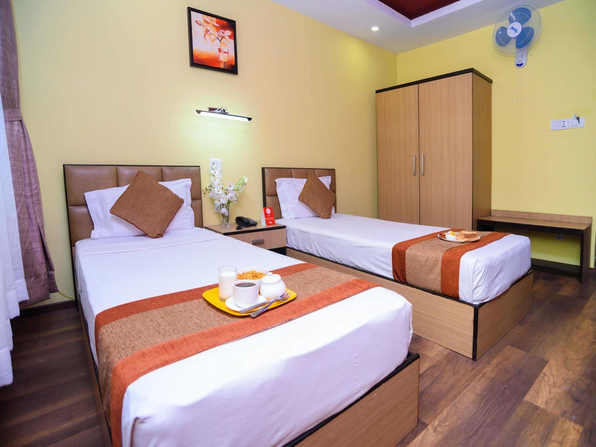 Oyo 105 Hotel Travel Inn Kathmandu Exteriör bild