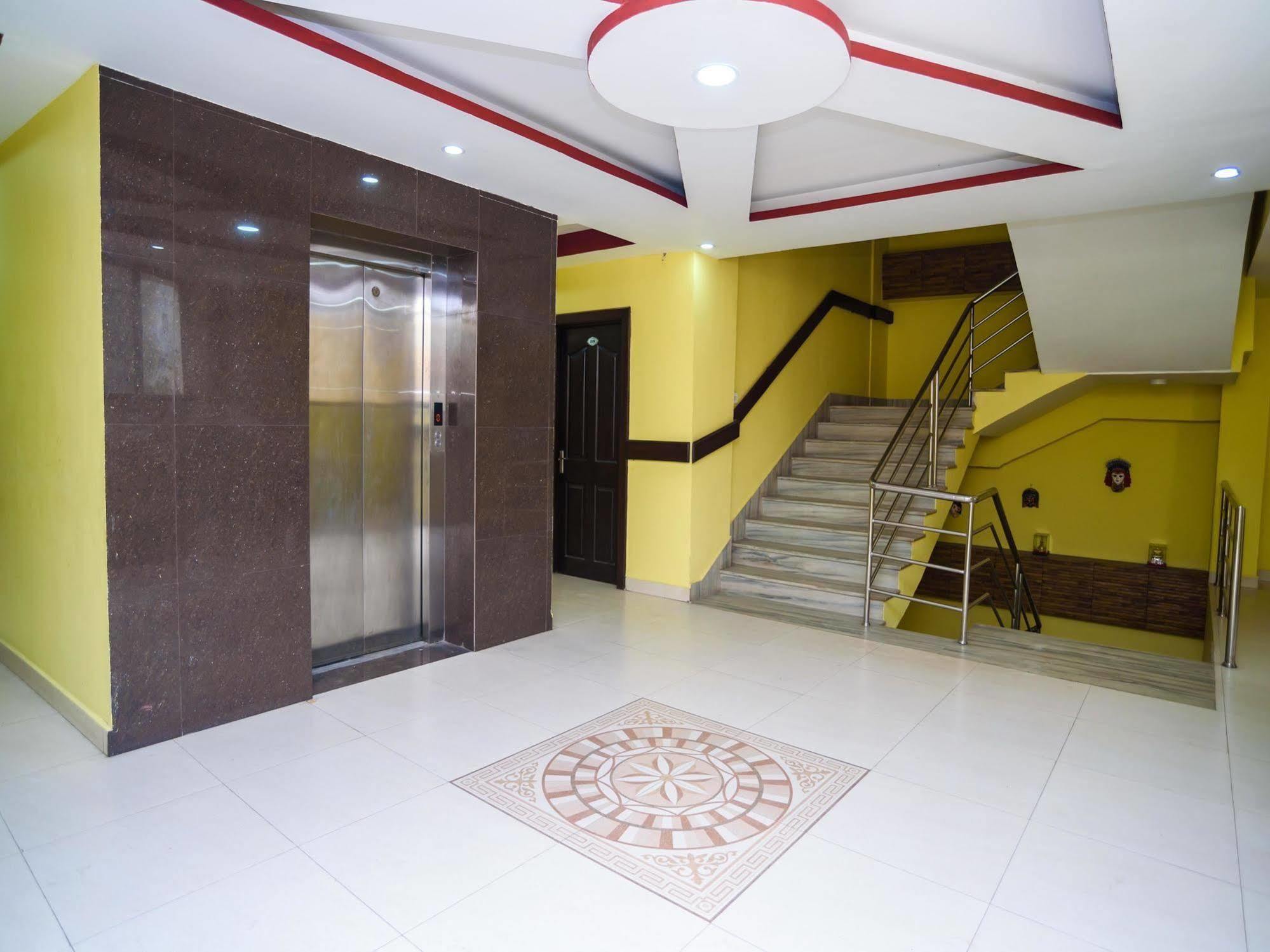 Oyo 105 Hotel Travel Inn Kathmandu Exteriör bild