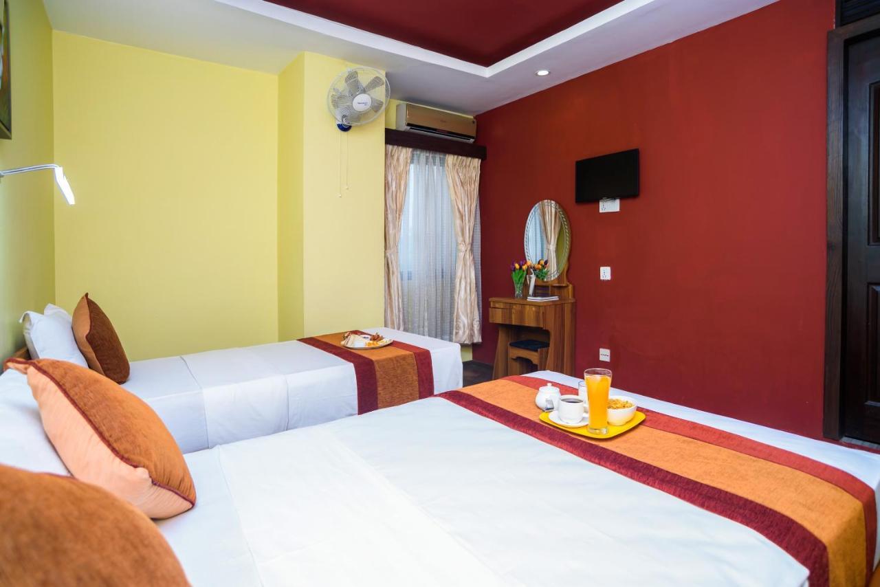 Oyo 105 Hotel Travel Inn Kathmandu Exteriör bild
