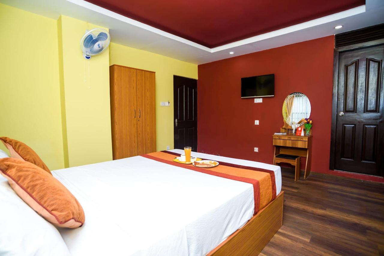 Oyo 105 Hotel Travel Inn Kathmandu Exteriör bild